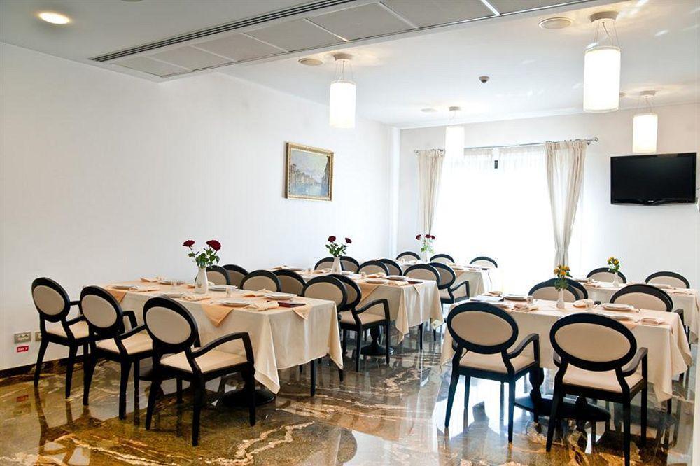 Hotel Beyfin Cluj-Napoca Exteriör bild